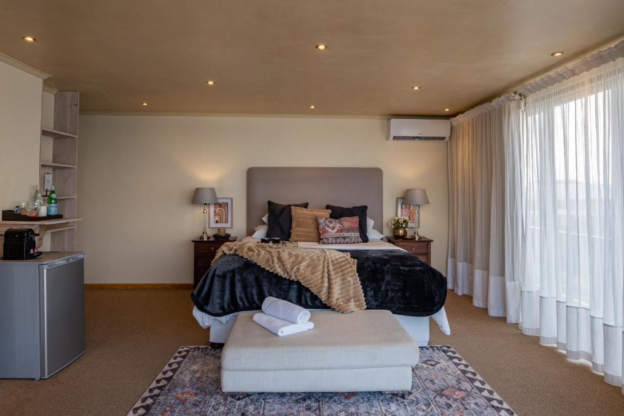 Dolphin Sunrise Hotel Jeffreys Bay Exterior photo